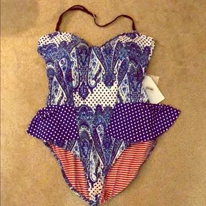 Medium retro one piece bathing suit